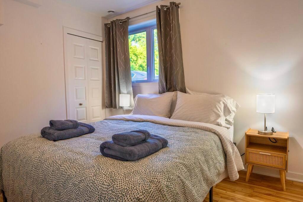 Modern 3BR 4beds apartment AC WiFi Free Parking
