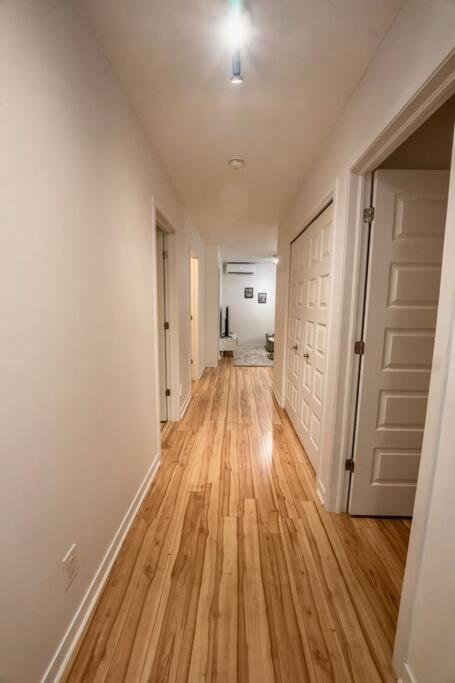 Modern 3BR 4beds apartment AC WiFi Free Parking