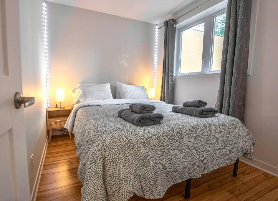 Modern 3BR 4beds apartment AC WiFi Free Parking