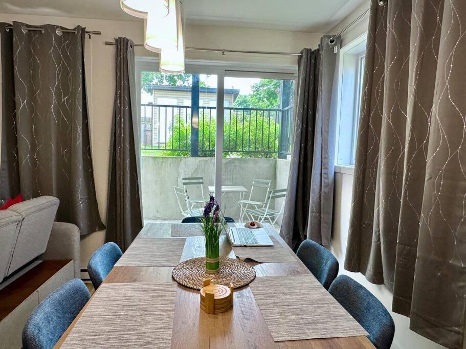 Modern 3BR 4beds apartment AC WiFi Free Parking