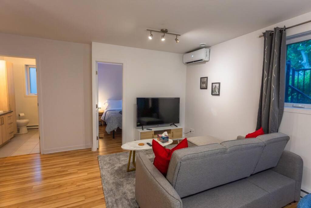 Modern 3BR 4beds apartment AC WiFi Free Parking