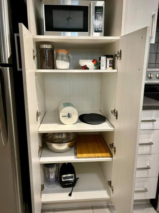 Modern 3BR 4beds apartment AC WiFi Free Parking