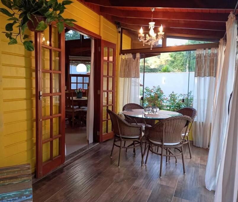 CASA AMARELA RECANTO Mesmo bairro da pizzeria Borgo Del Vino