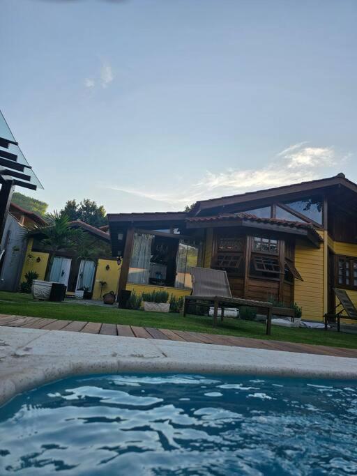 CASA AMARELA RECANTO Mesmo bairro da pizzeria Borgo Del Vino