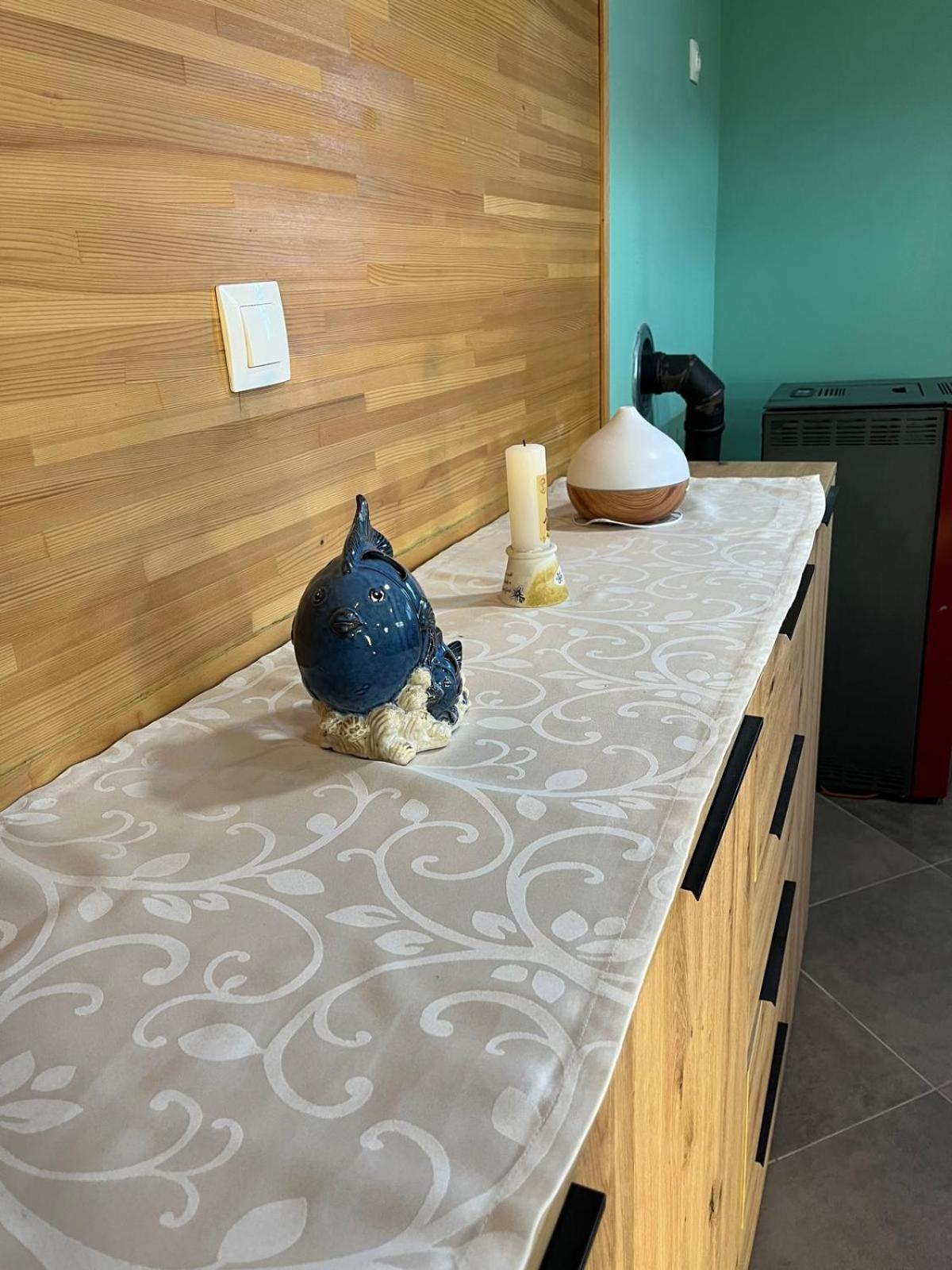 Wooden house Ante self check - in and check - out view 4