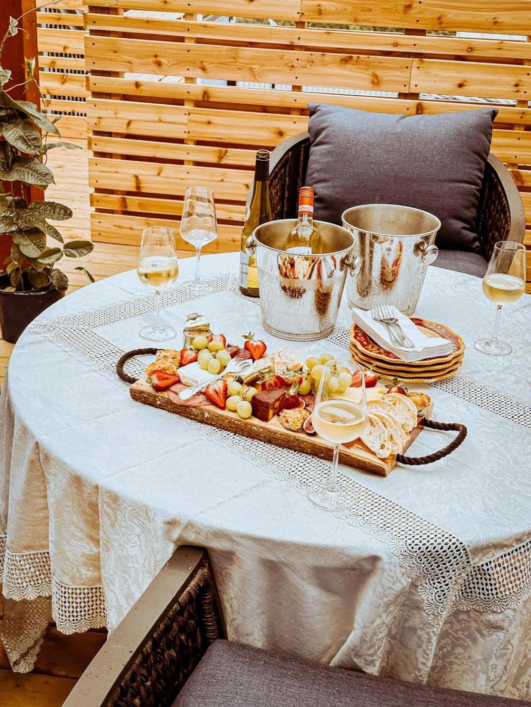 Belleville Vacations - L'auberge De France Inn - Property Image 1