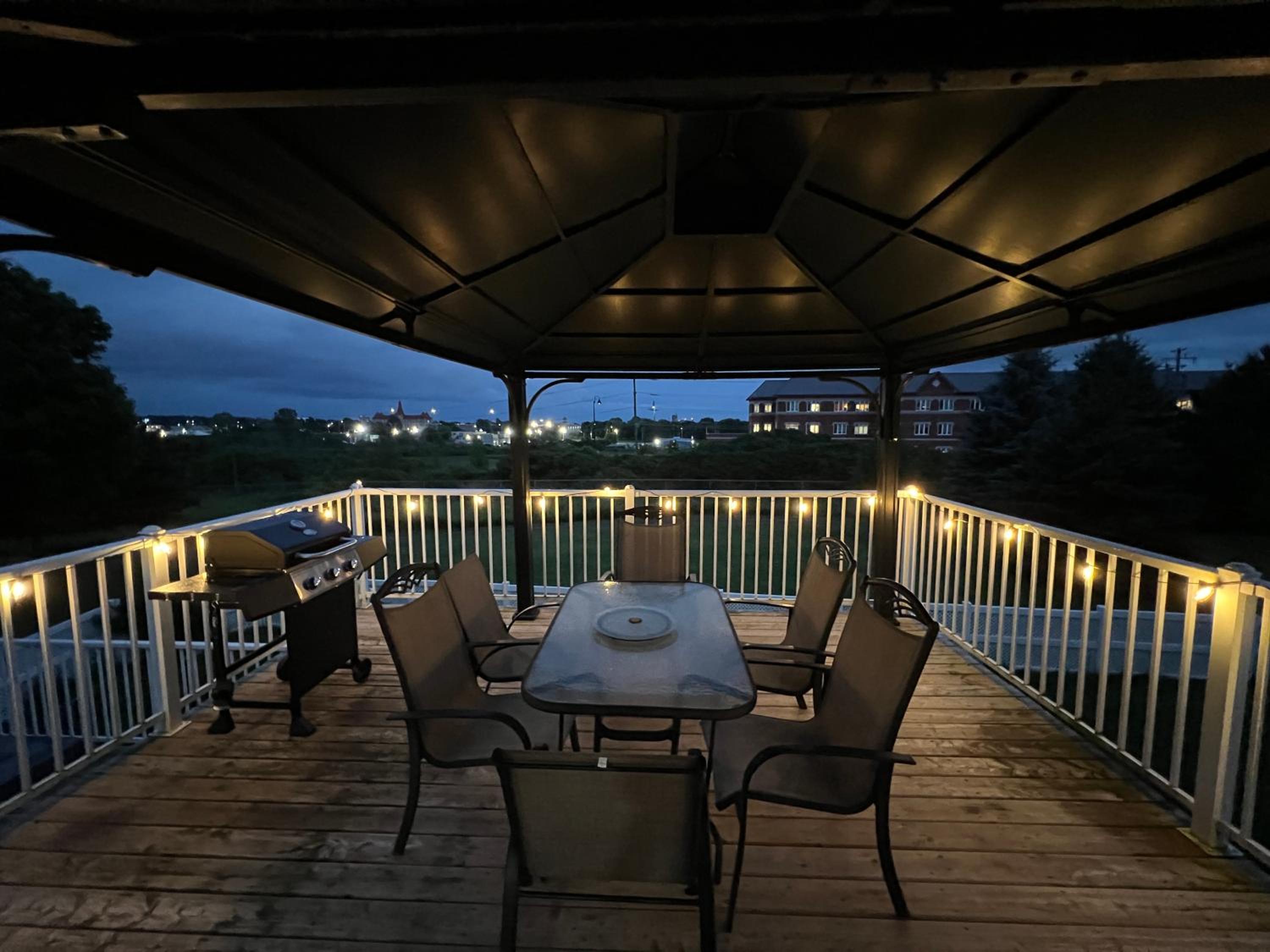 Arbour Ridge Vacation Home - Trail View! 5 bedrooms, 8 beds
