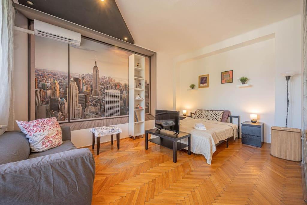 Cozy Comfort near the Market view 4