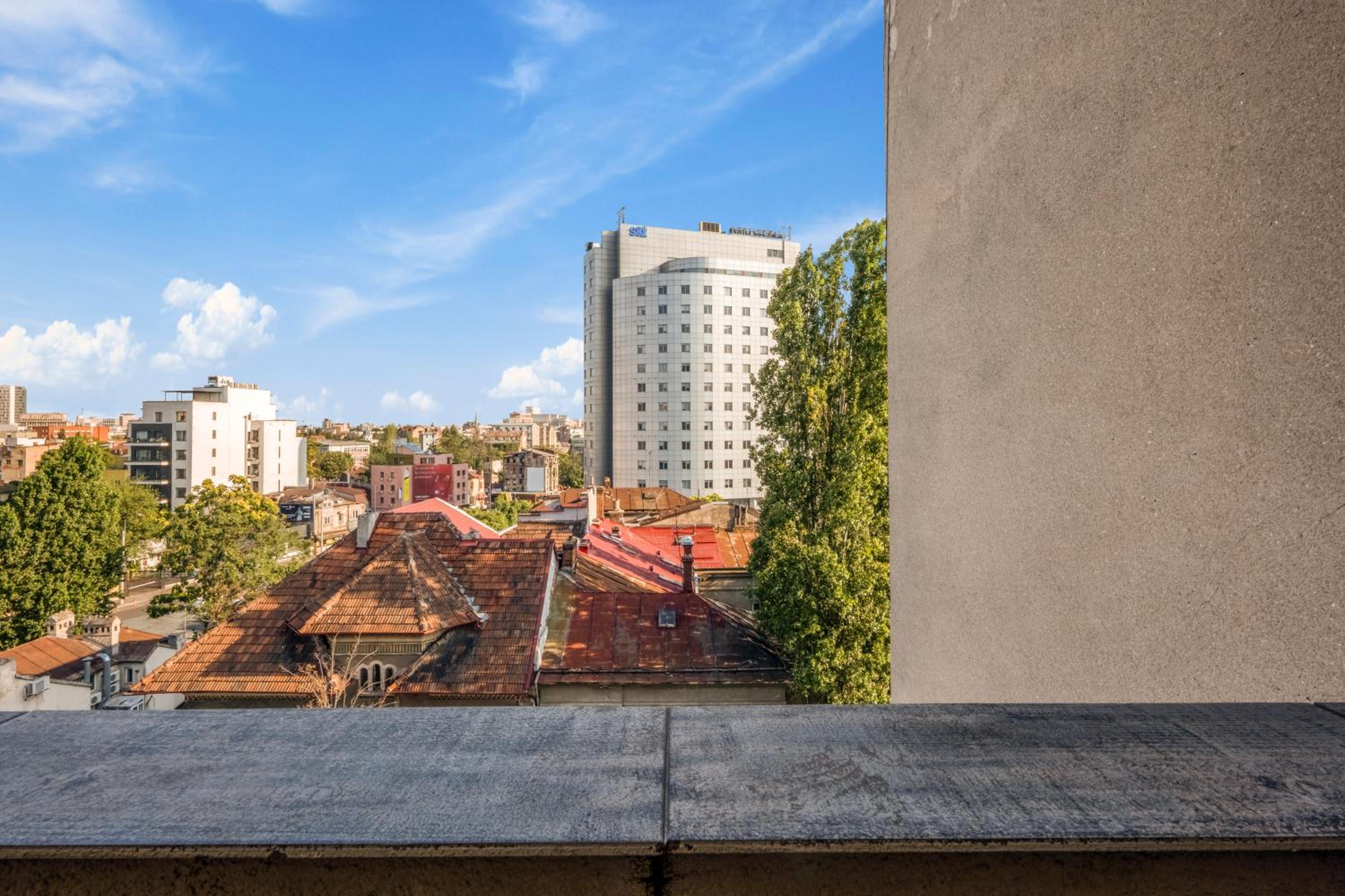 City Lights Retreat - Panoramic Terrace