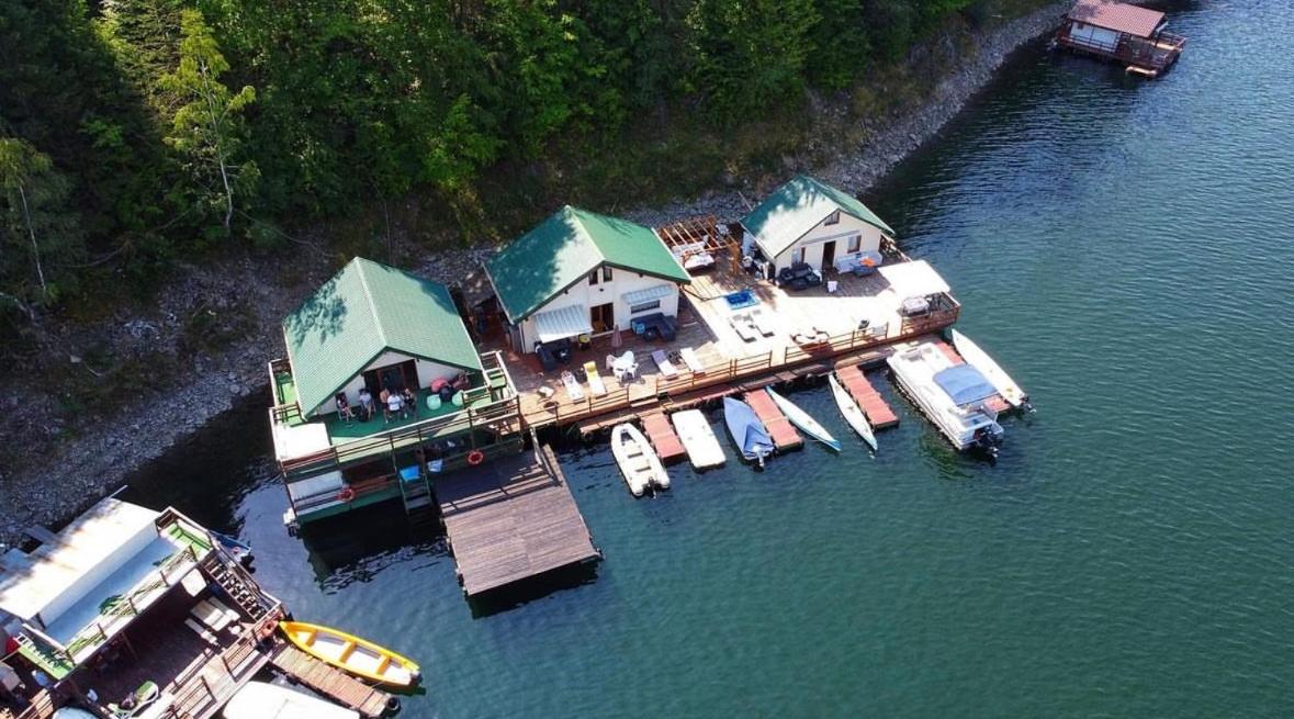 Lake Cabin Bicaz view 2