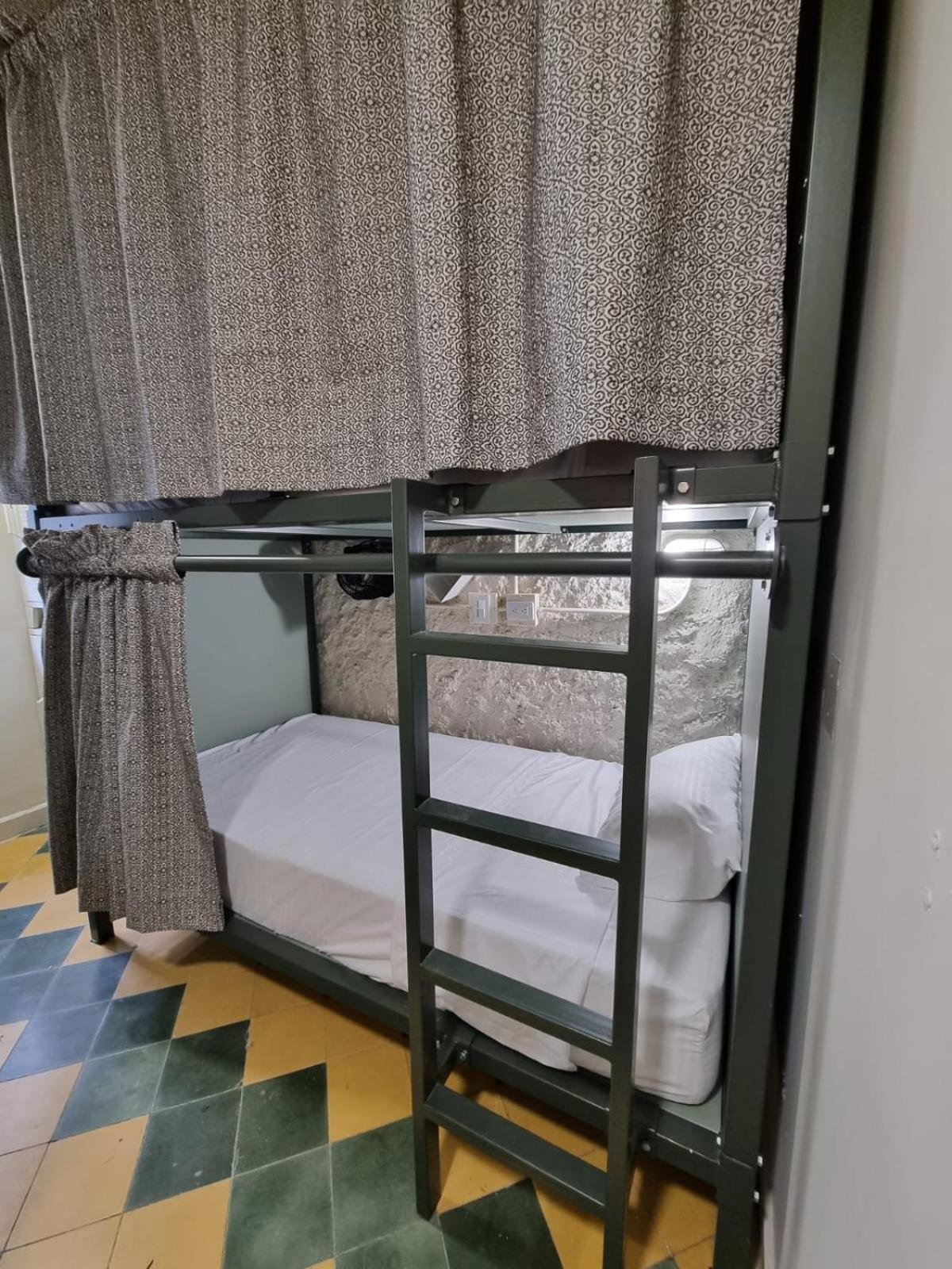 Mascomunal hostel