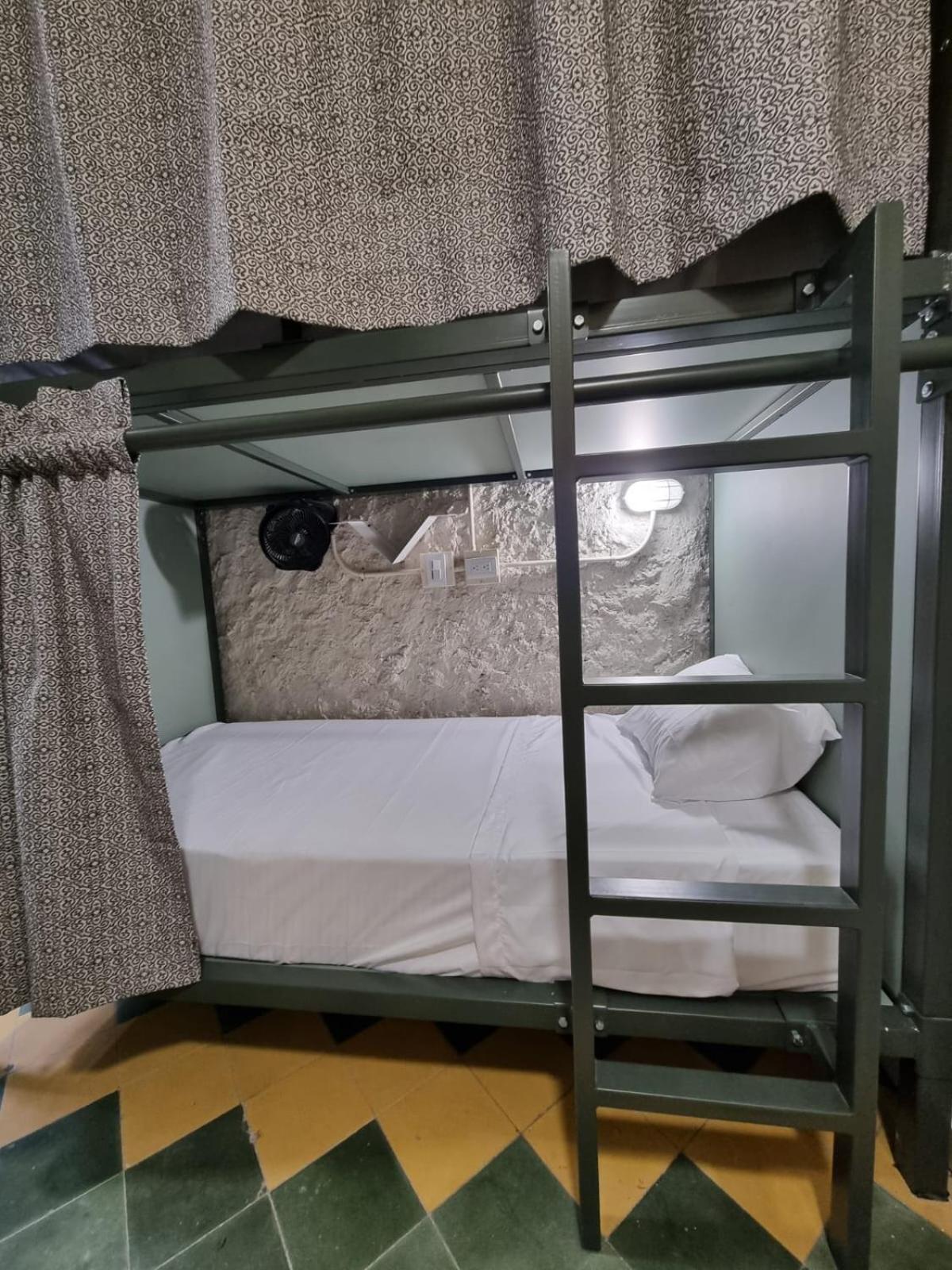 Mascomunal hostel