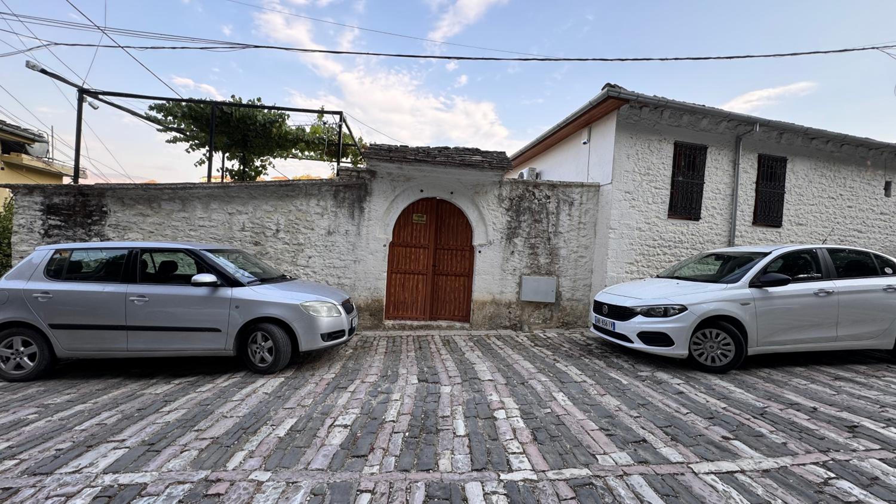 Mezini Guest House