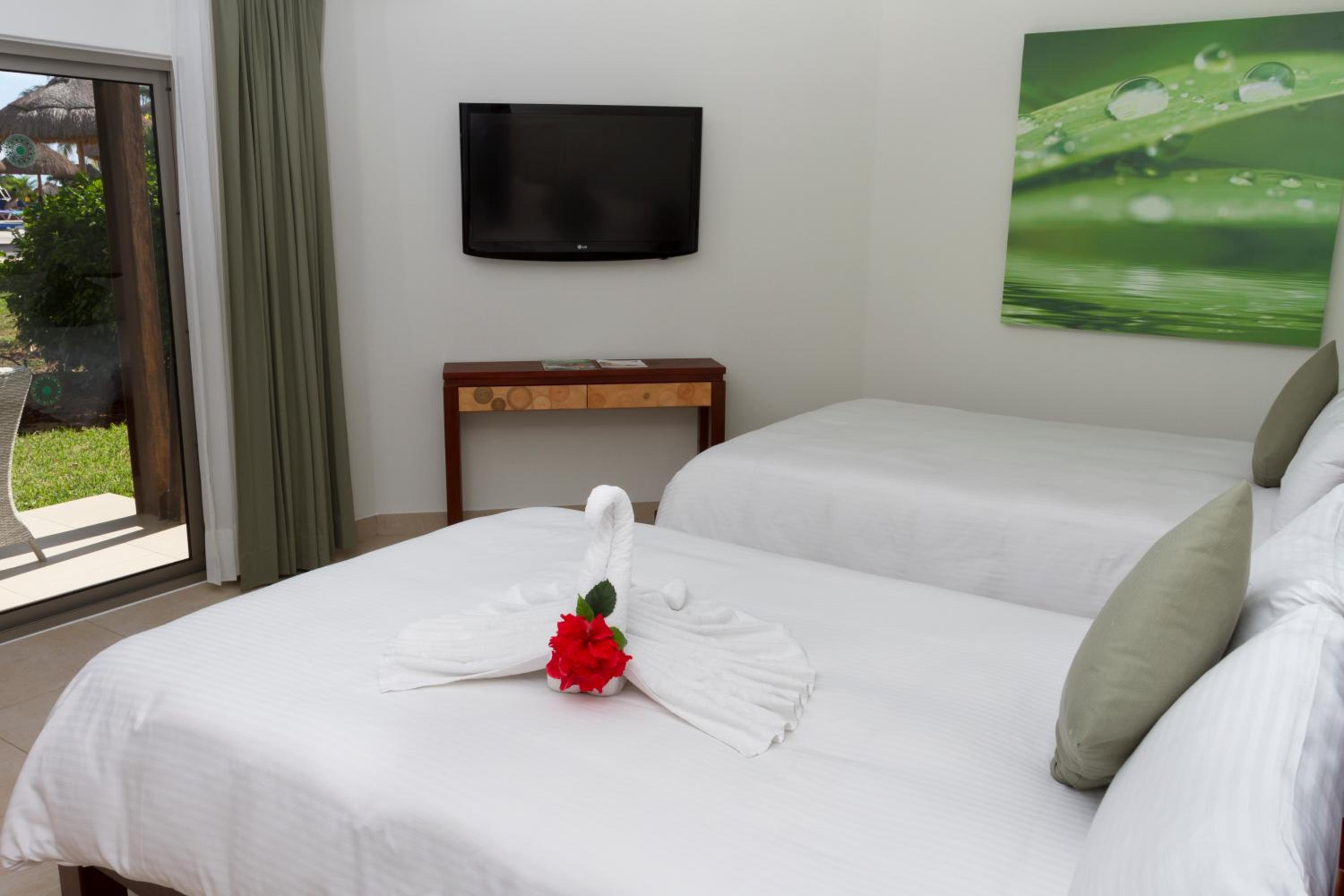 Sandos Caracol Nature Resort & Water Park All Inclusive 29