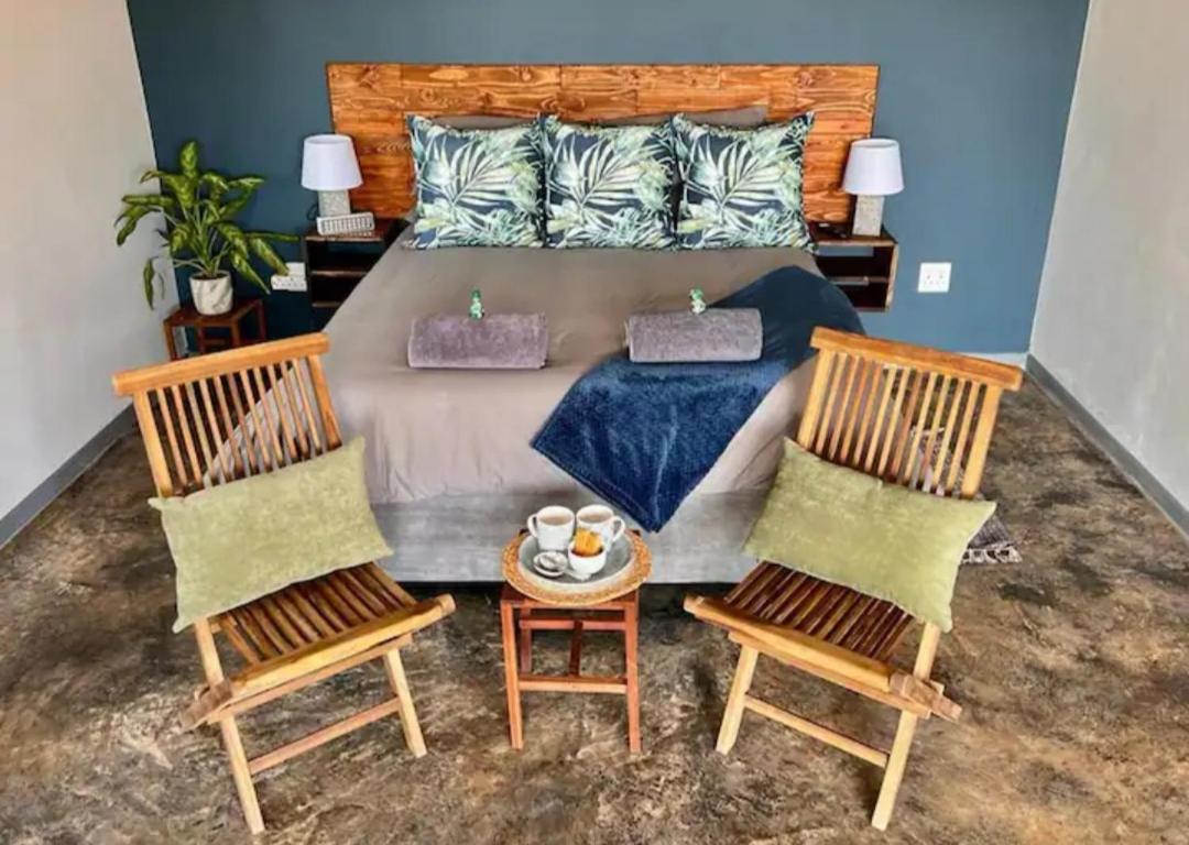 Hluhluwe Vacations - Verdiend En-suite Unit at Ngweni Private Game Farm - Property Image 2