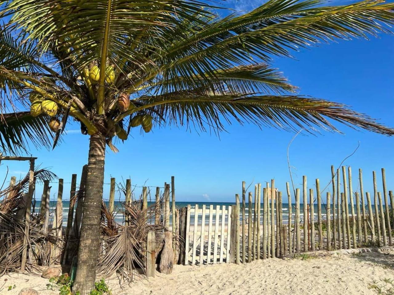 Casa frente ao mar com piscina