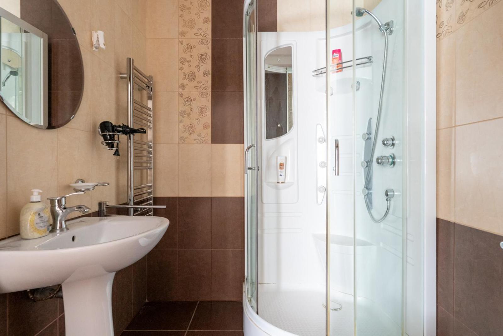 FarawayHomes Aparthotel Near Vienna Airport - Anytime Self Check-In