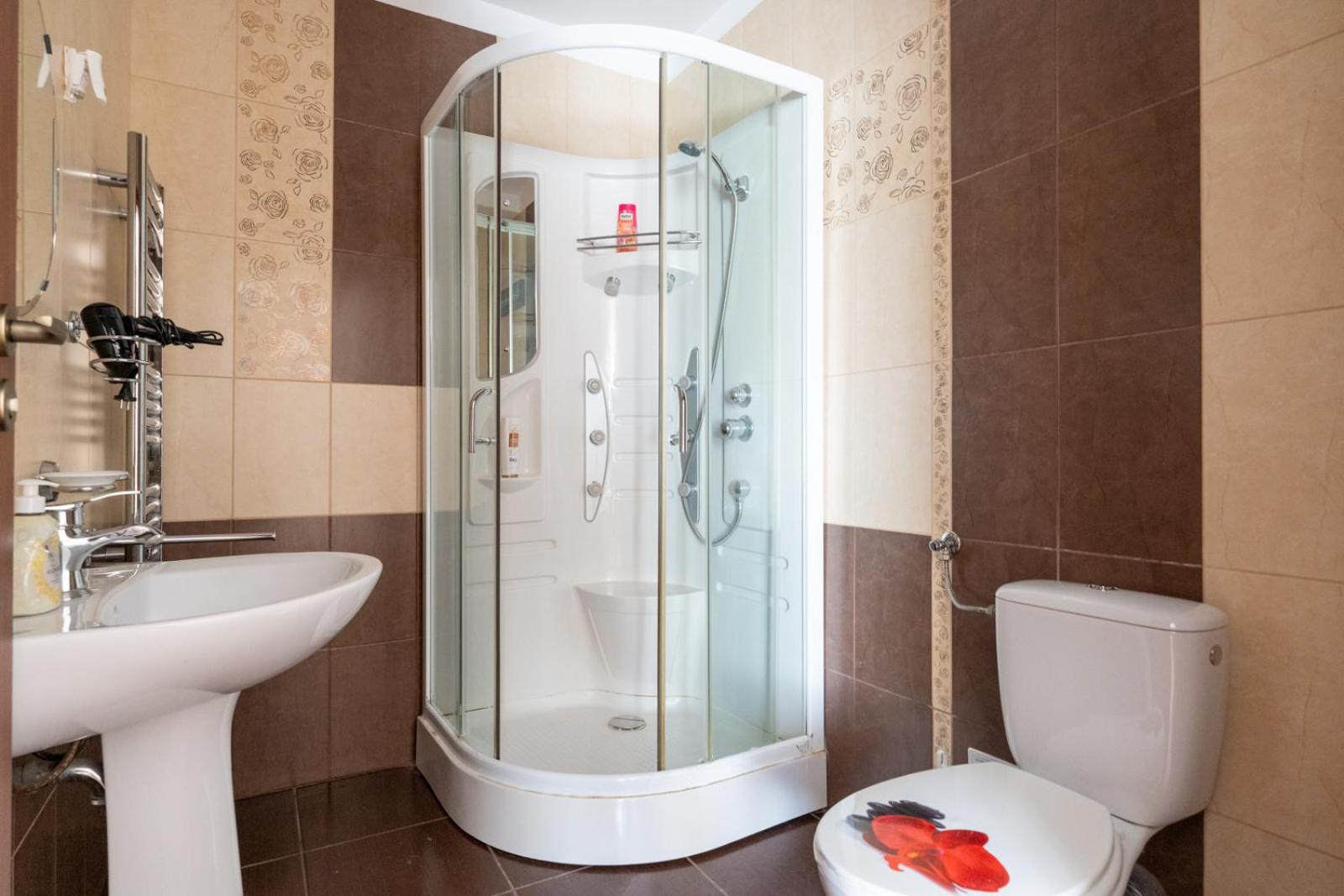 FarawayHomes Aparthotel Near Vienna Airport - Anytime Self Check-In