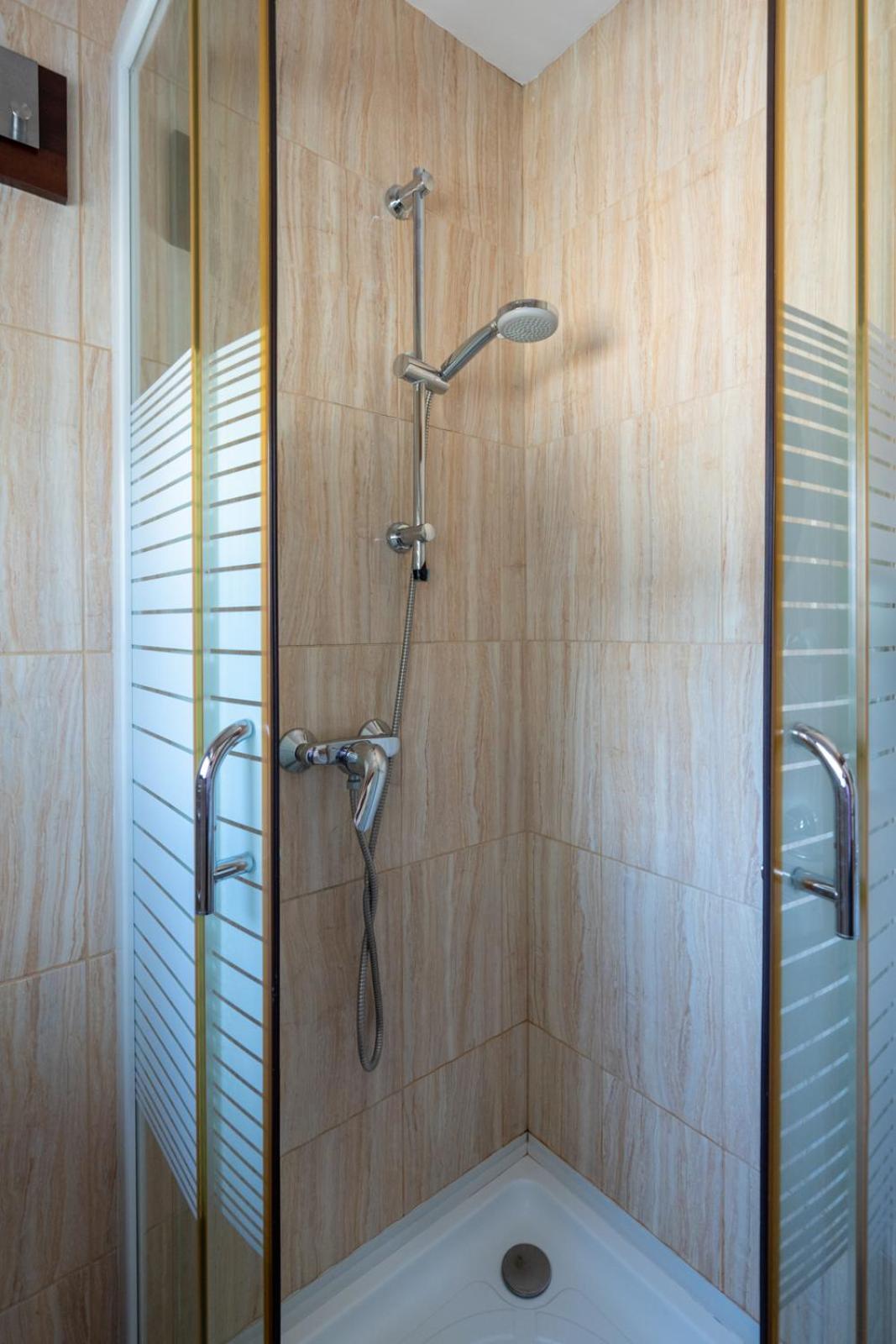 FarawayHomes Aparthotel Near Vienna Airport - Anytime Self Check-In