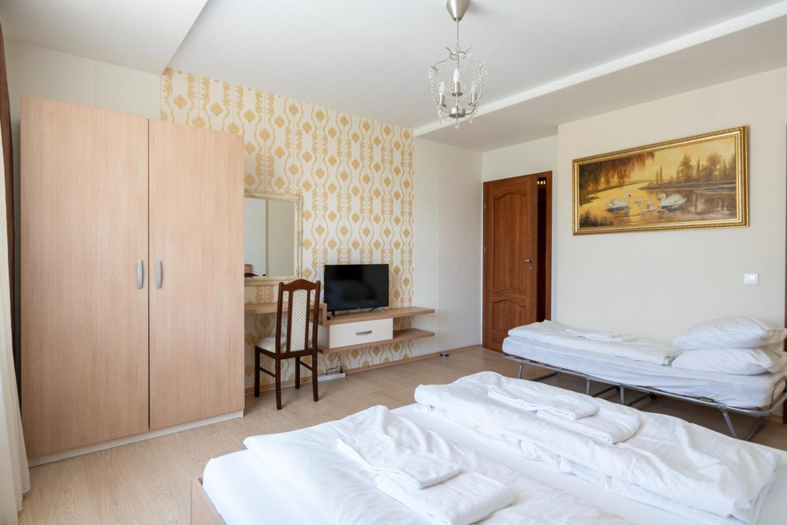 FarawayHomes Aparthotel Near Vienna Airport - Anytime Self Check-In