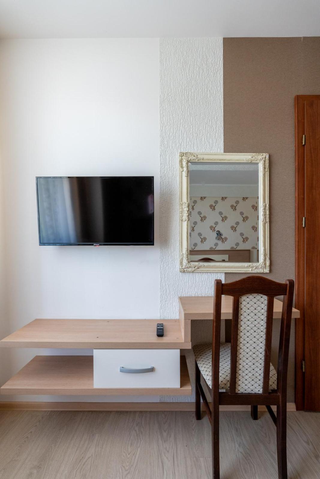 FarawayHomes Aparthotel Near Vienna Airport - Anytime Self Check-In