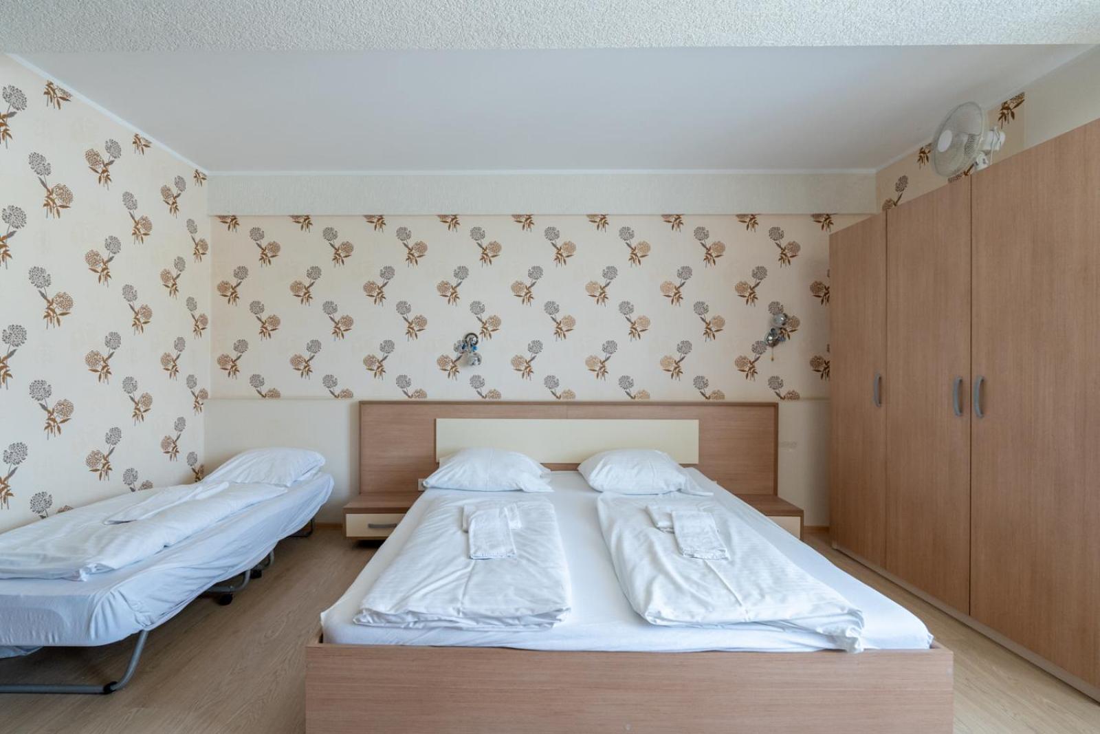 FarawayHomes Aparthotel Near Vienna Airport - Anytime Self Check-In
