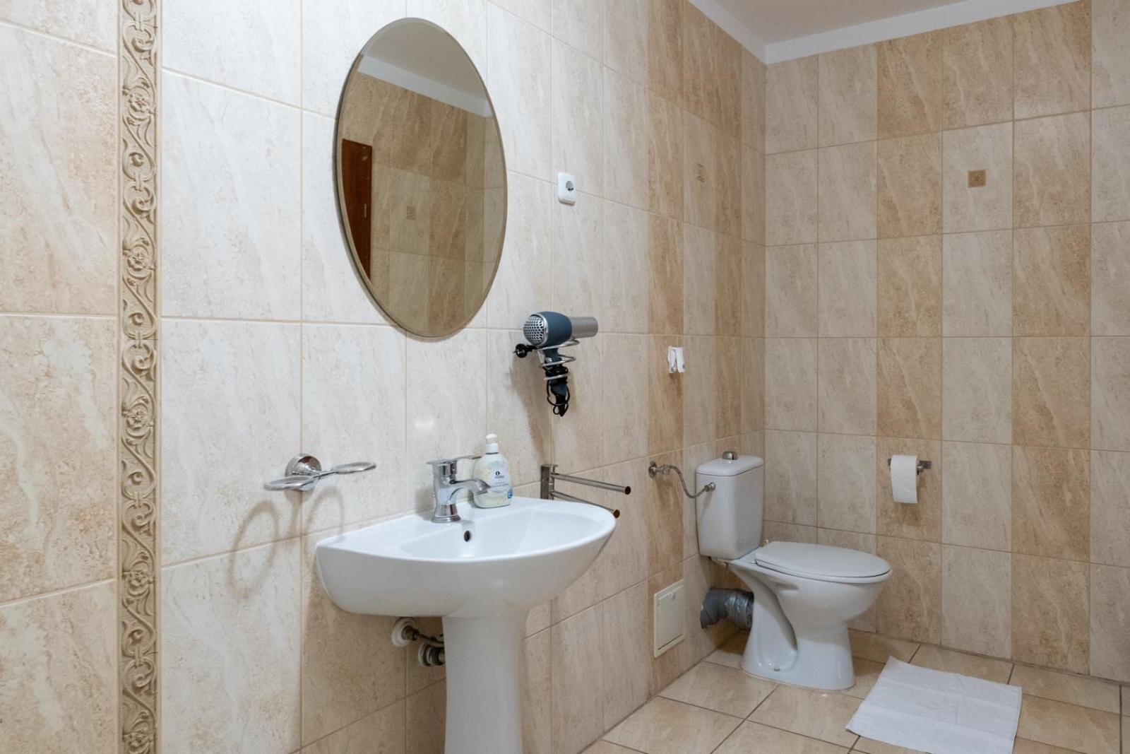 FarawayHomes Aparthotel Near Vienna Airport - Anytime Self Check-In