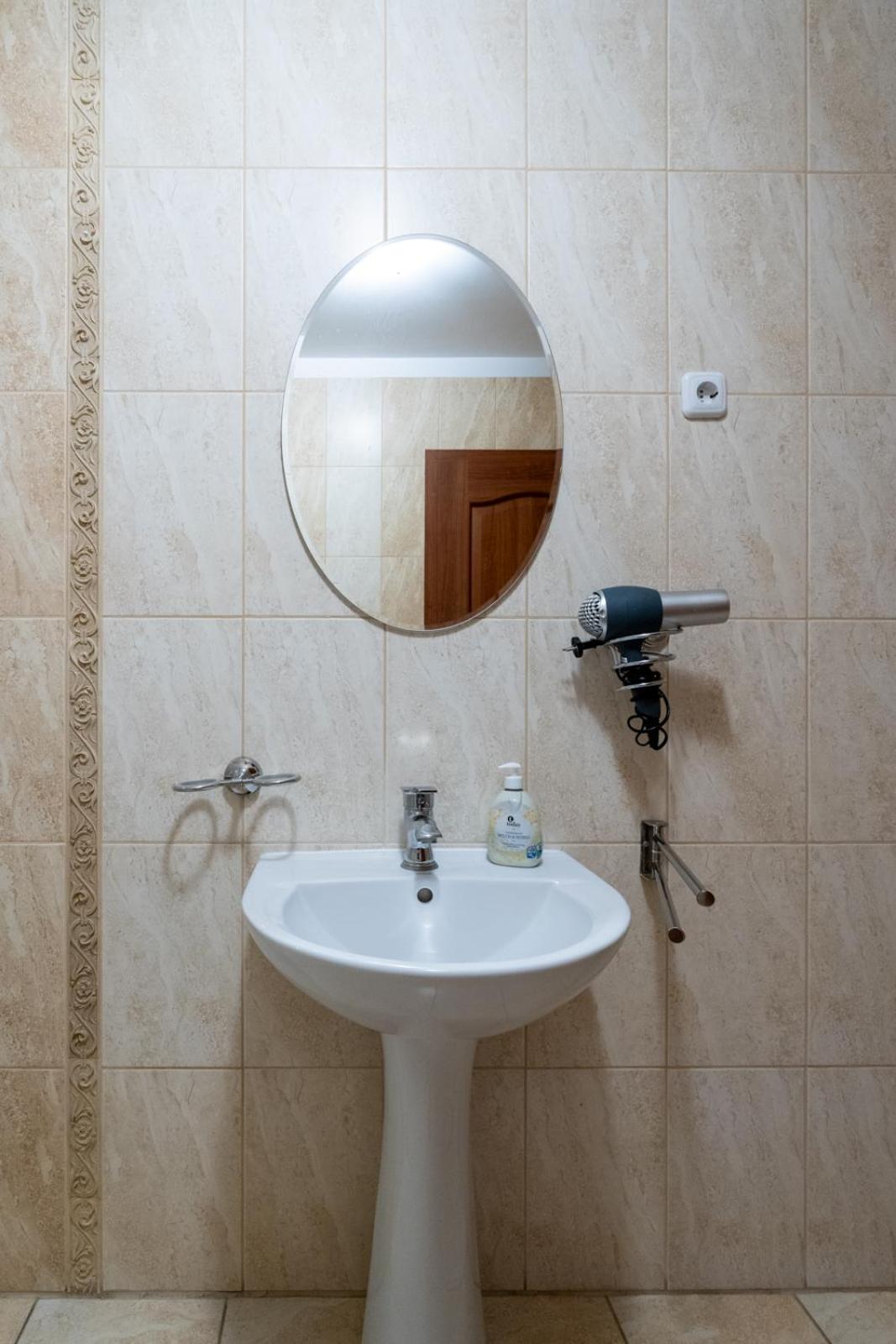 FarawayHomes Aparthotel Near Vienna Airport - Anytime Self Check-In