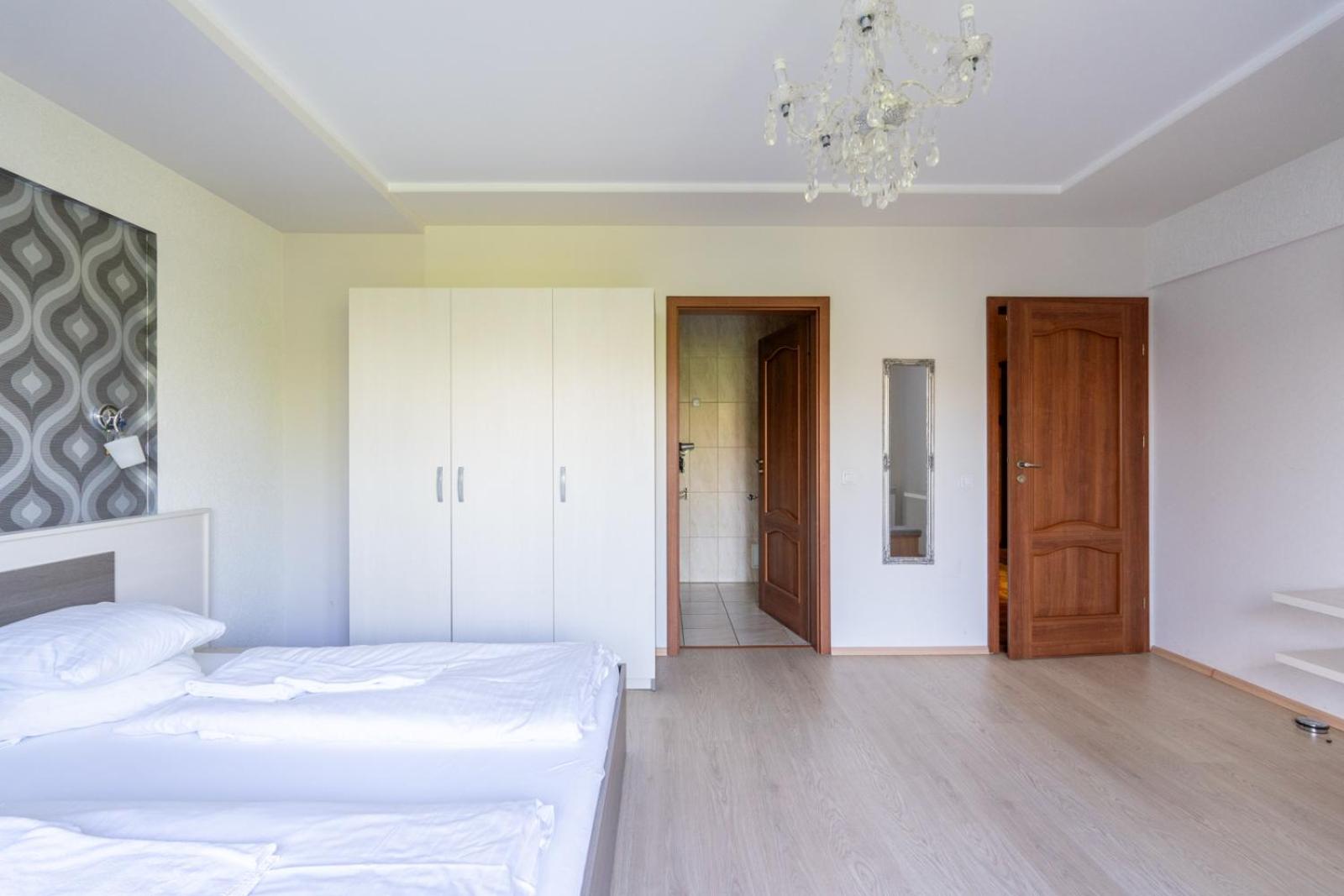 FarawayHomes Aparthotel Near Vienna Airport - Anytime Self Check-In