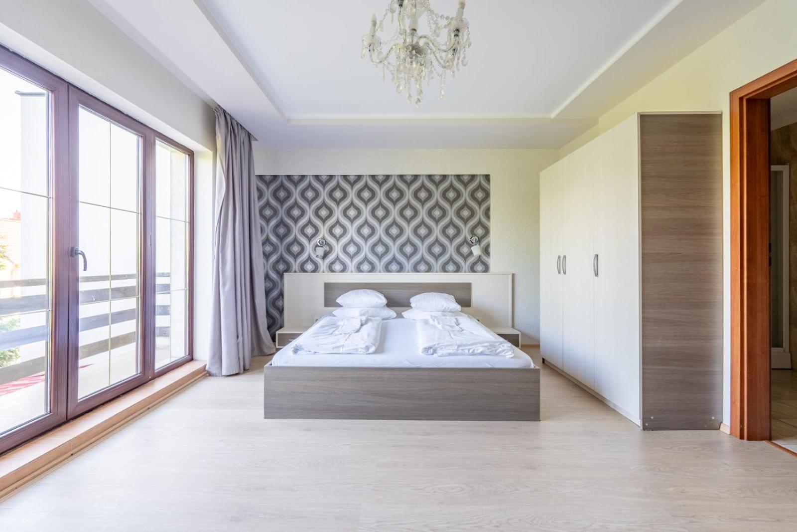 FarawayHomes Aparthotel Near Vienna Airport - Anytime Self Check-In