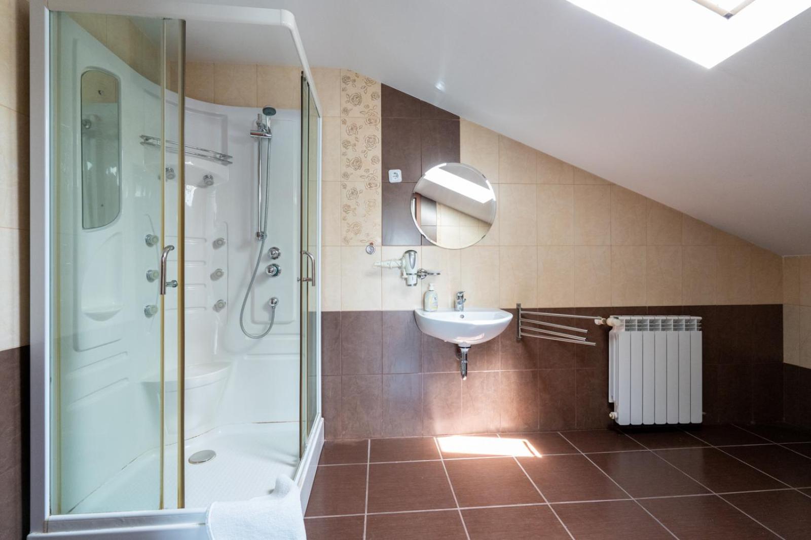 FarawayHomes Aparthotel Near Vienna Airport - Anytime Self Check-In