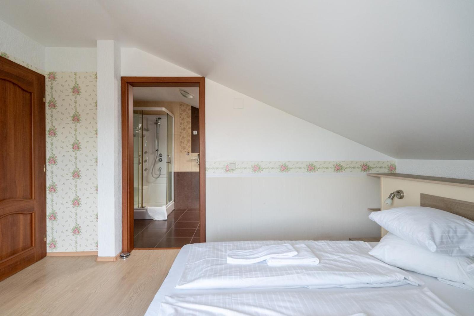 FarawayHomes Aparthotel Near Vienna Airport - Anytime Self Check-In