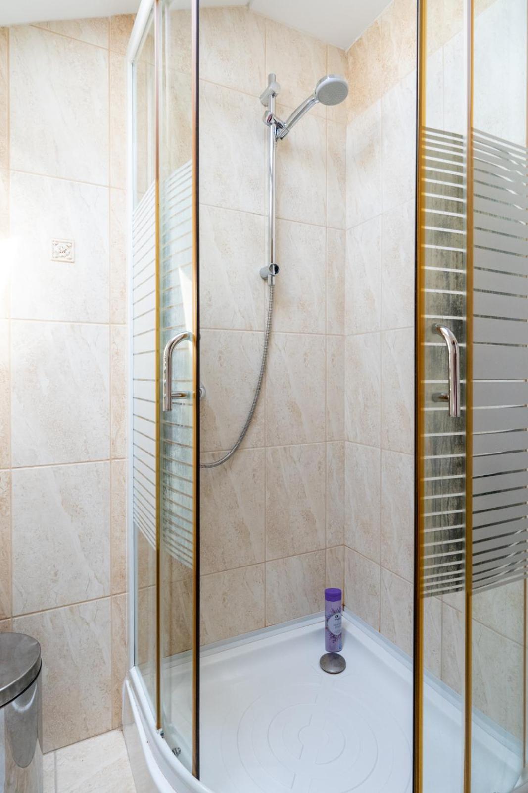 FarawayHomes Aparthotel Near Vienna Airport - Anytime Self Check-In