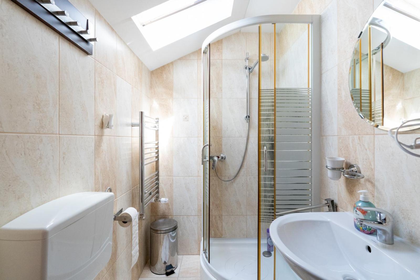 FarawayHomes Aparthotel Near Vienna Airport - Anytime Self Check-In