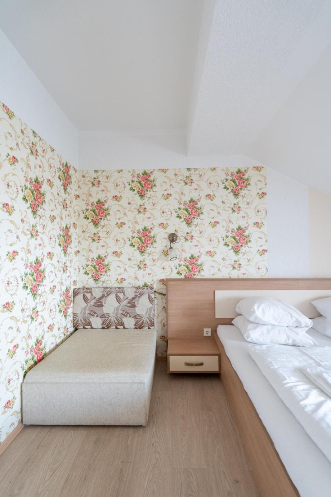 FarawayHomes Aparthotel Near Vienna Airport - Anytime Self Check-In