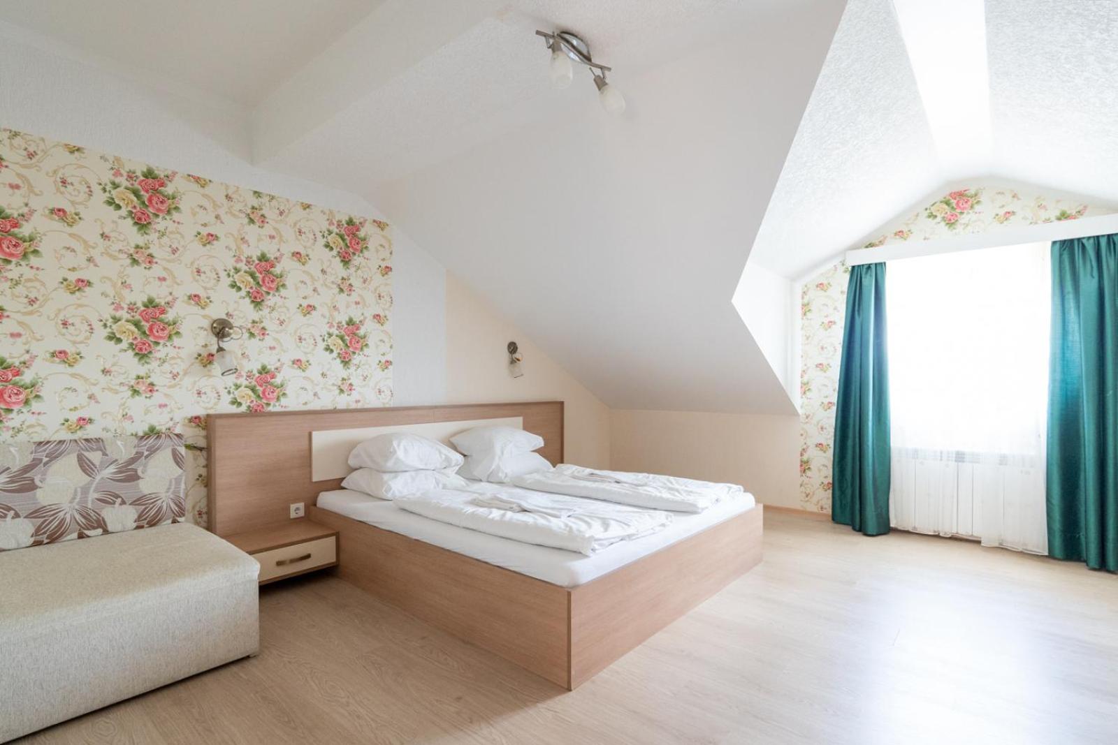FarawayHomes Aparthotel Near Vienna Airport - Anytime Self Check-In