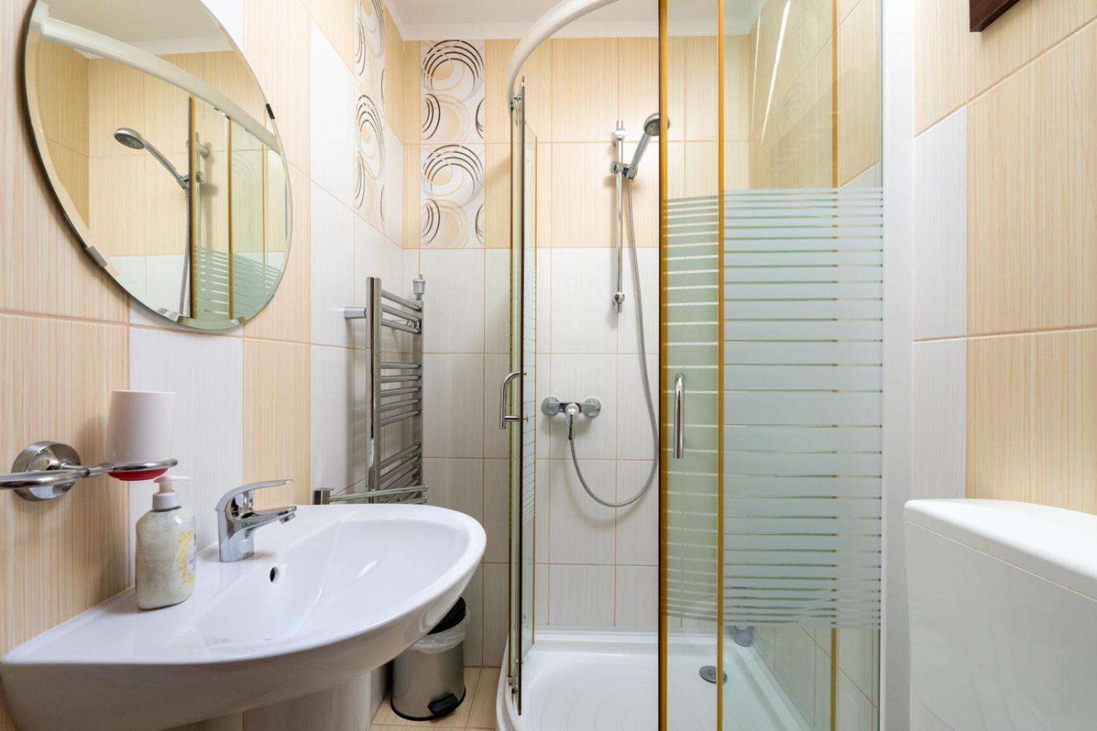 FarawayHomes Aparthotel Near Vienna Airport - Anytime Self Check-In