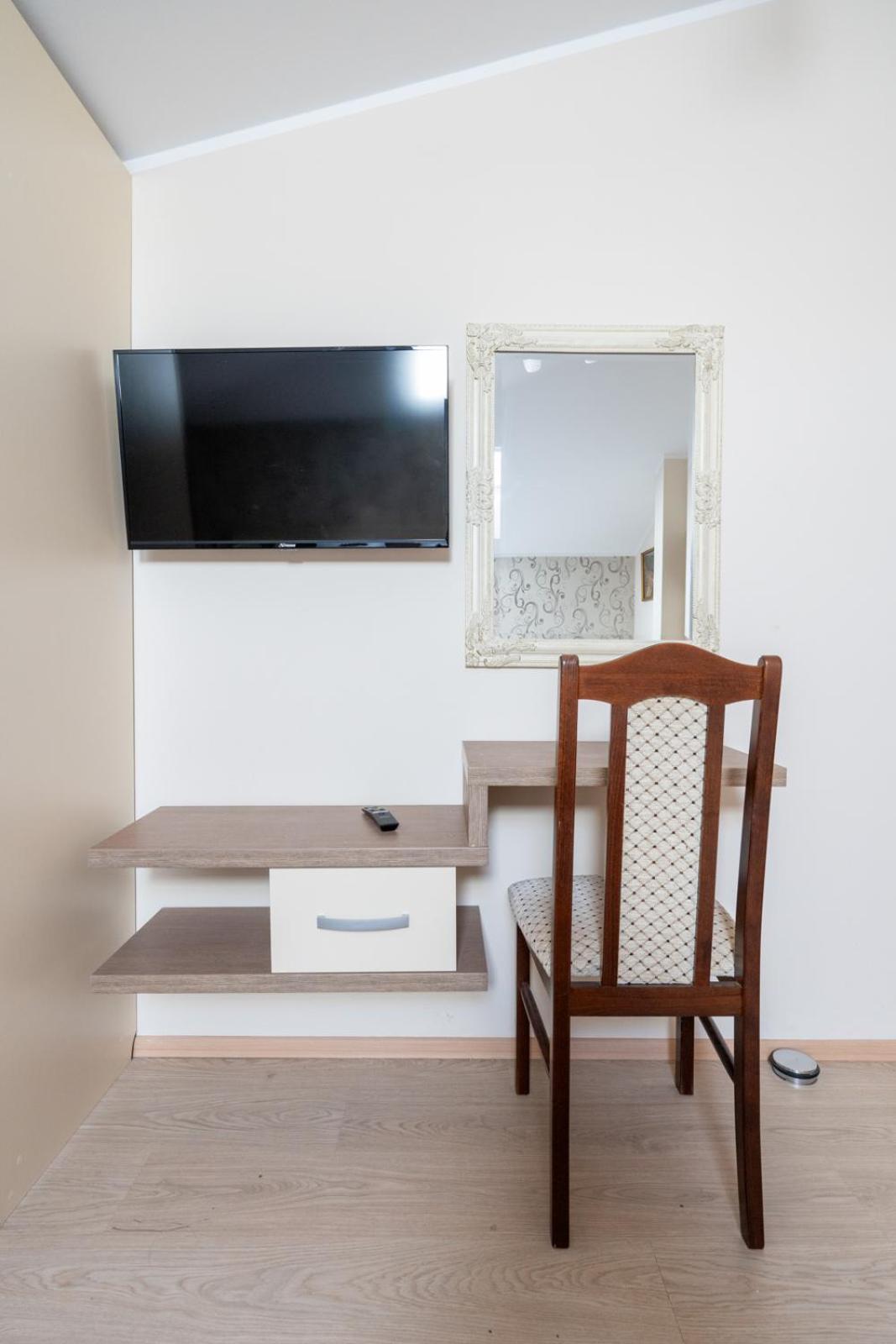 FarawayHomes Aparthotel Near Vienna Airport - Anytime Self Check-In