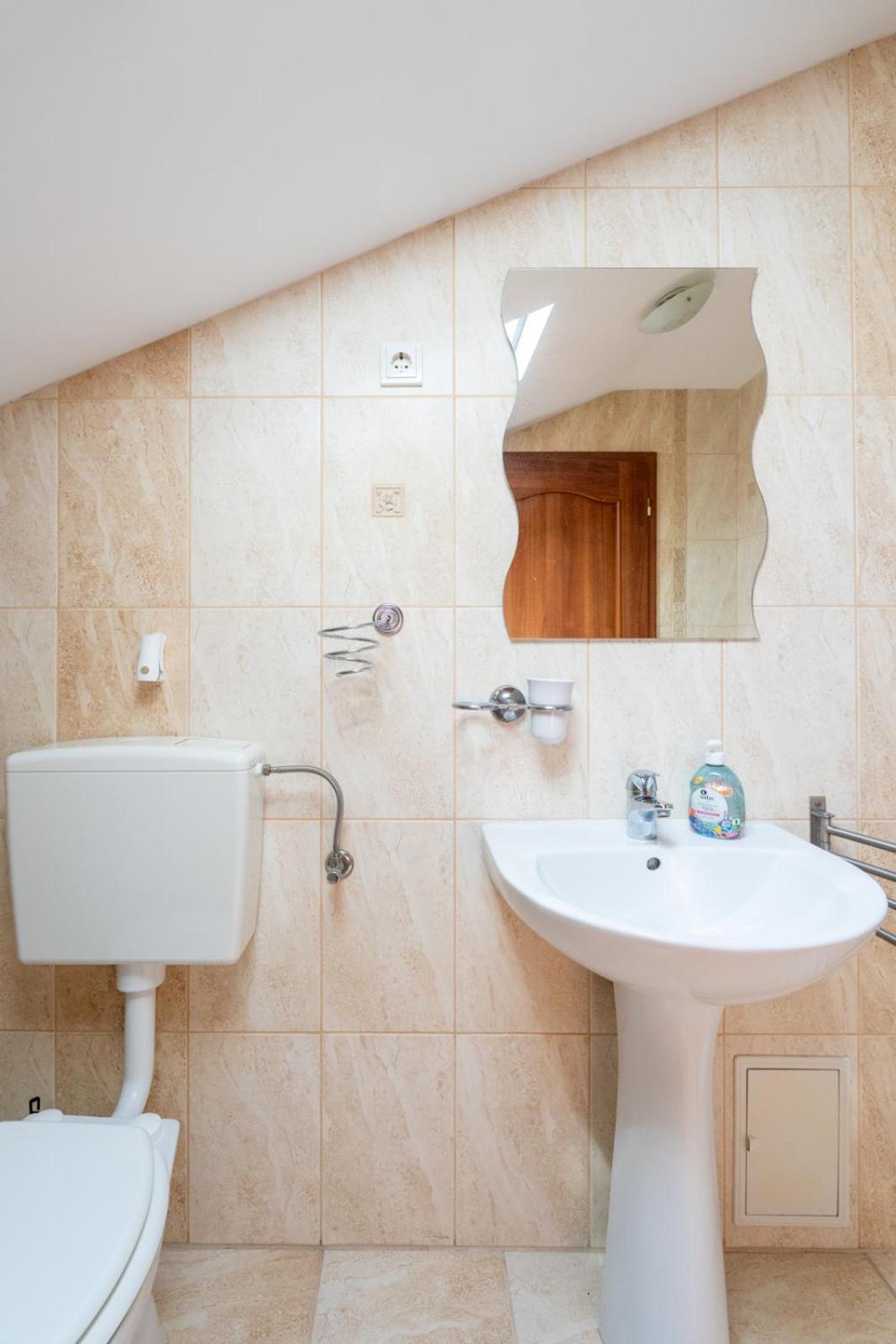 FarawayHomes Aparthotel Near Vienna Airport - Anytime Self Check-In