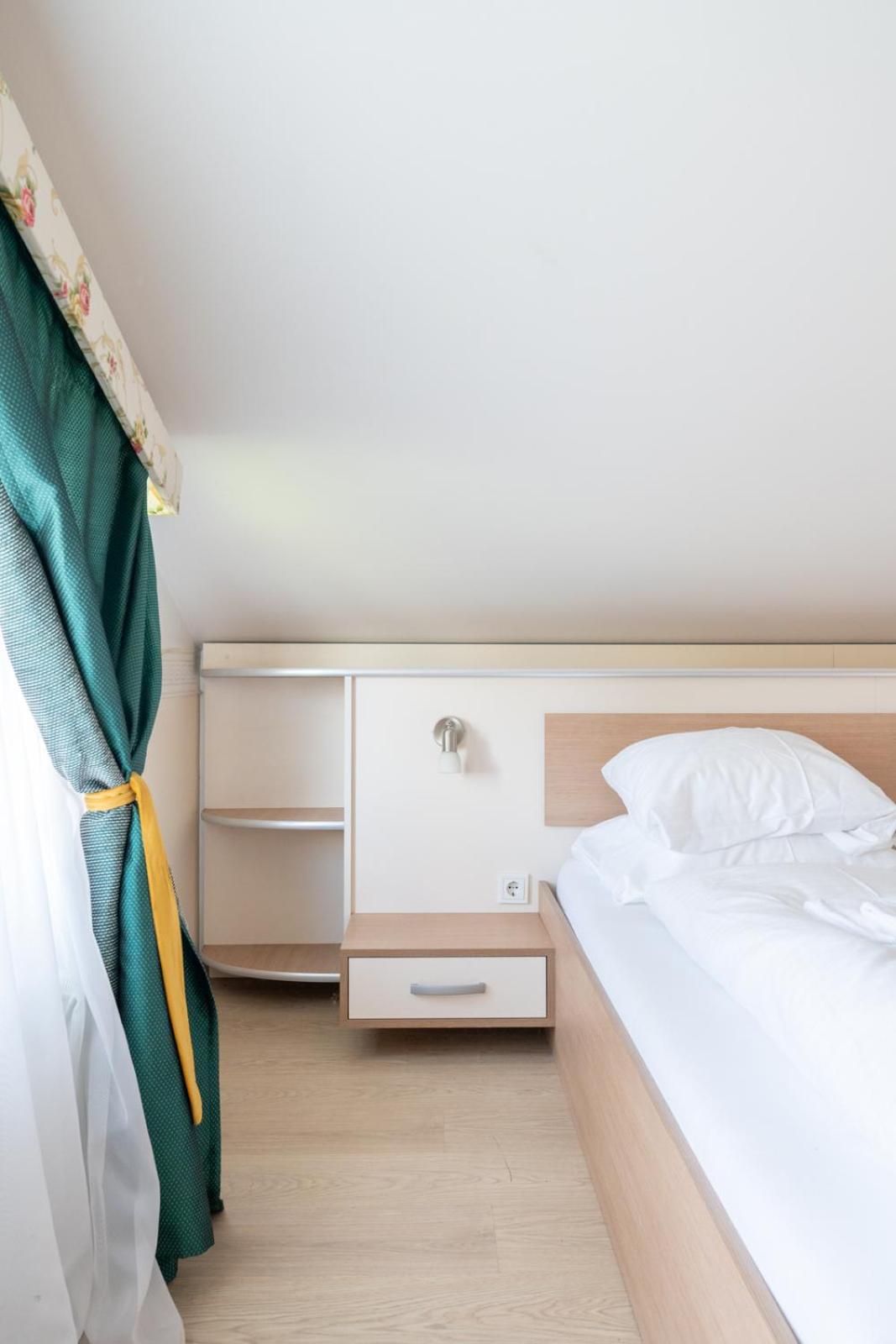 FarawayHomes Aparthotel Near Vienna Airport - Anytime Self Check-In