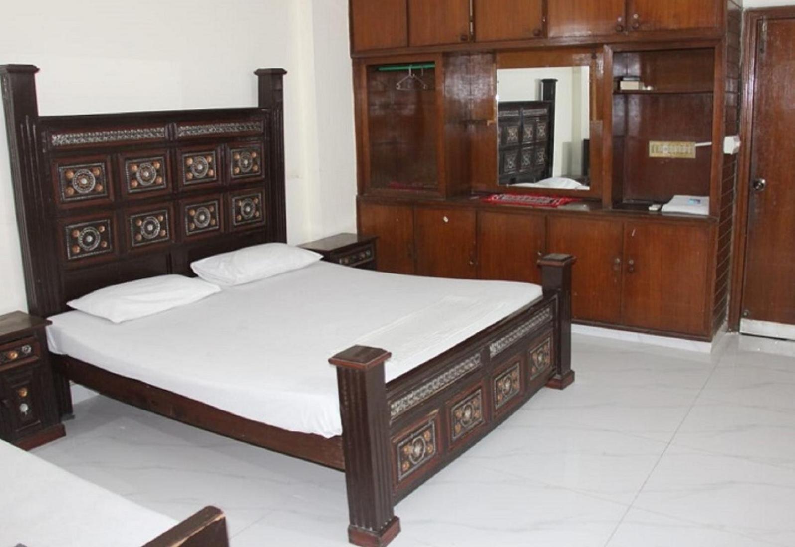 Hotel Royal one view 2