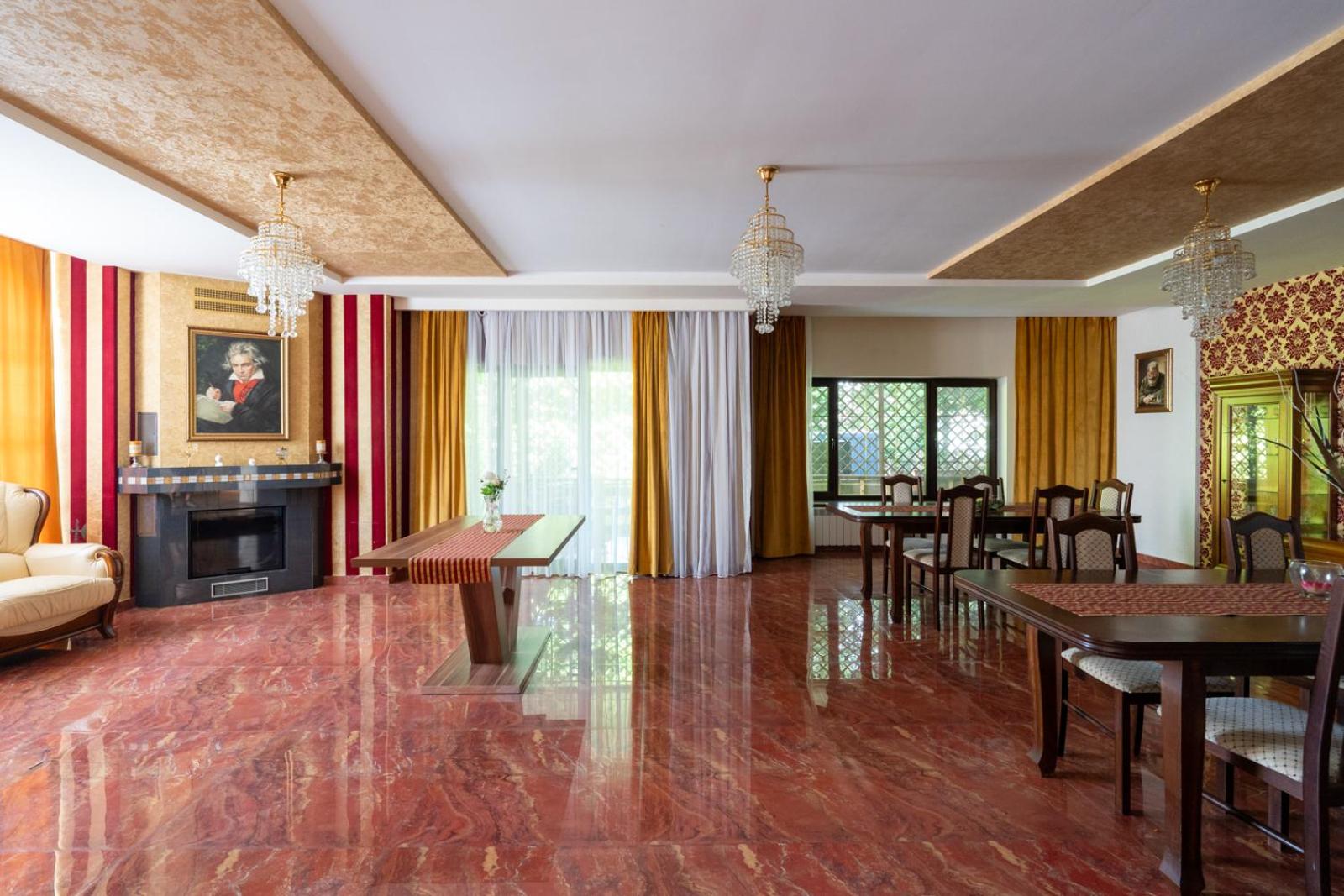 FarawayHomes Aparthotel Near Vienna Airport - Anytime Self Check-In