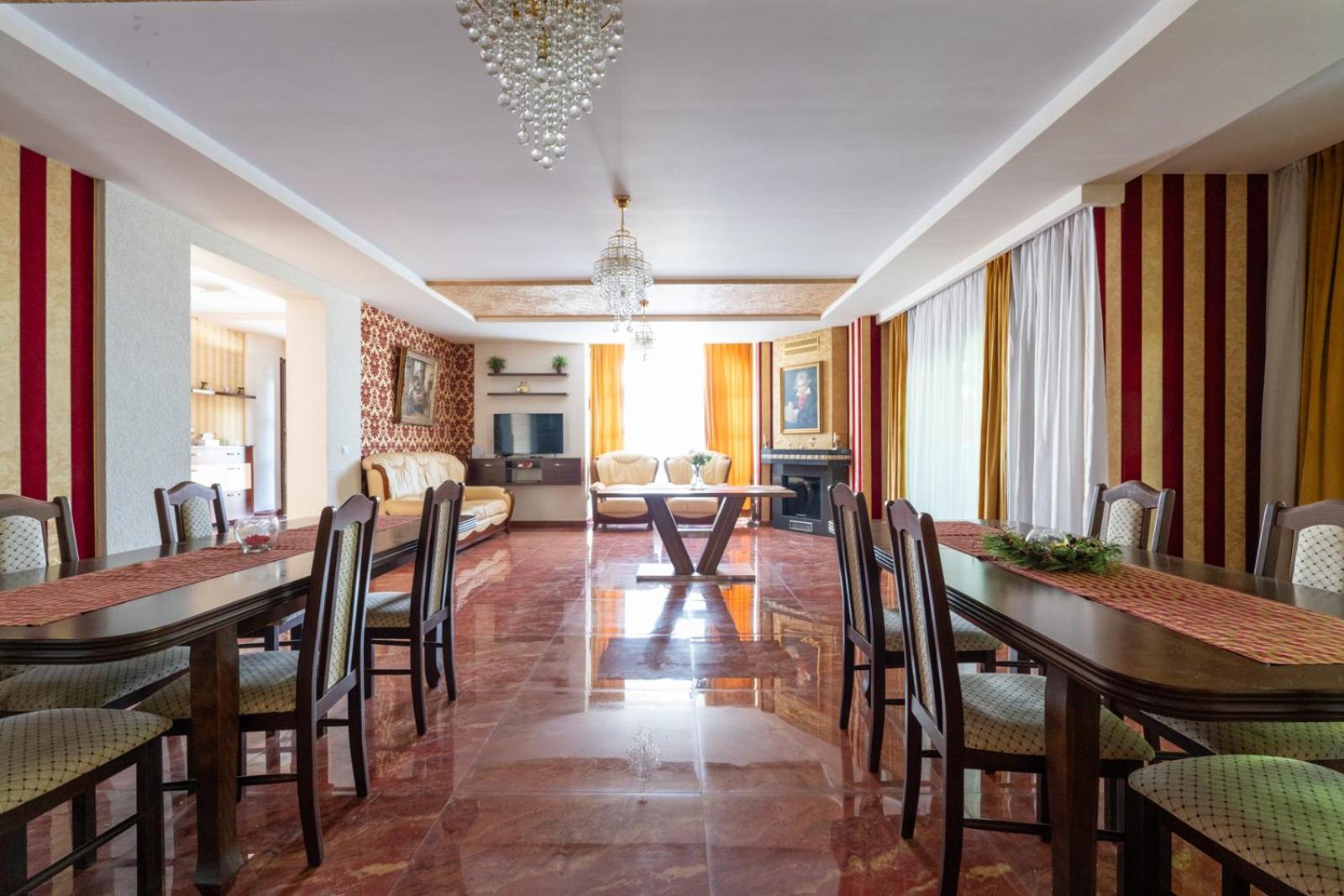 FarawayHomes Aparthotel Near Vienna Airport - Anytime Self Check-In