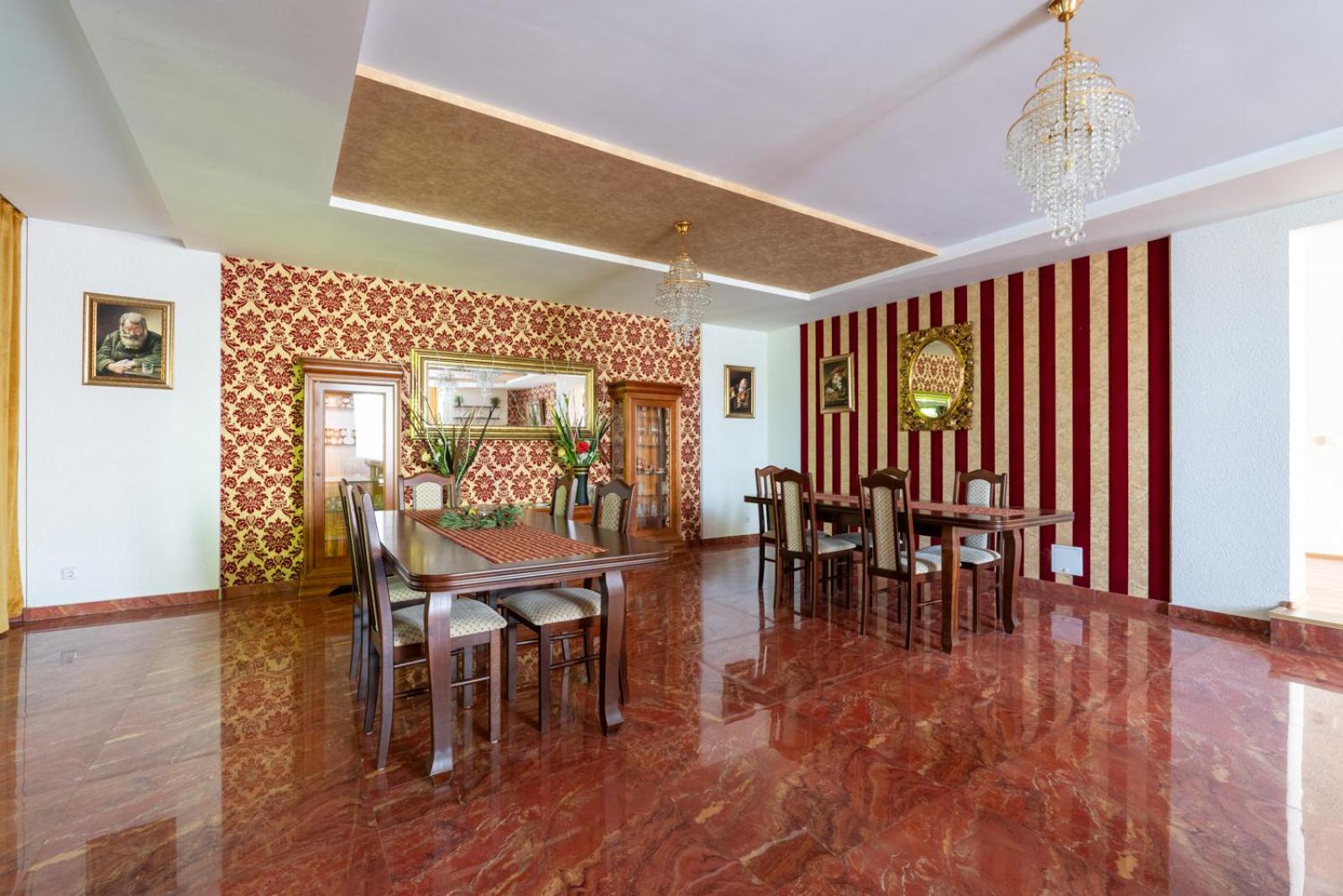 FarawayHomes Aparthotel Near Vienna Airport - Anytime Self Check-In