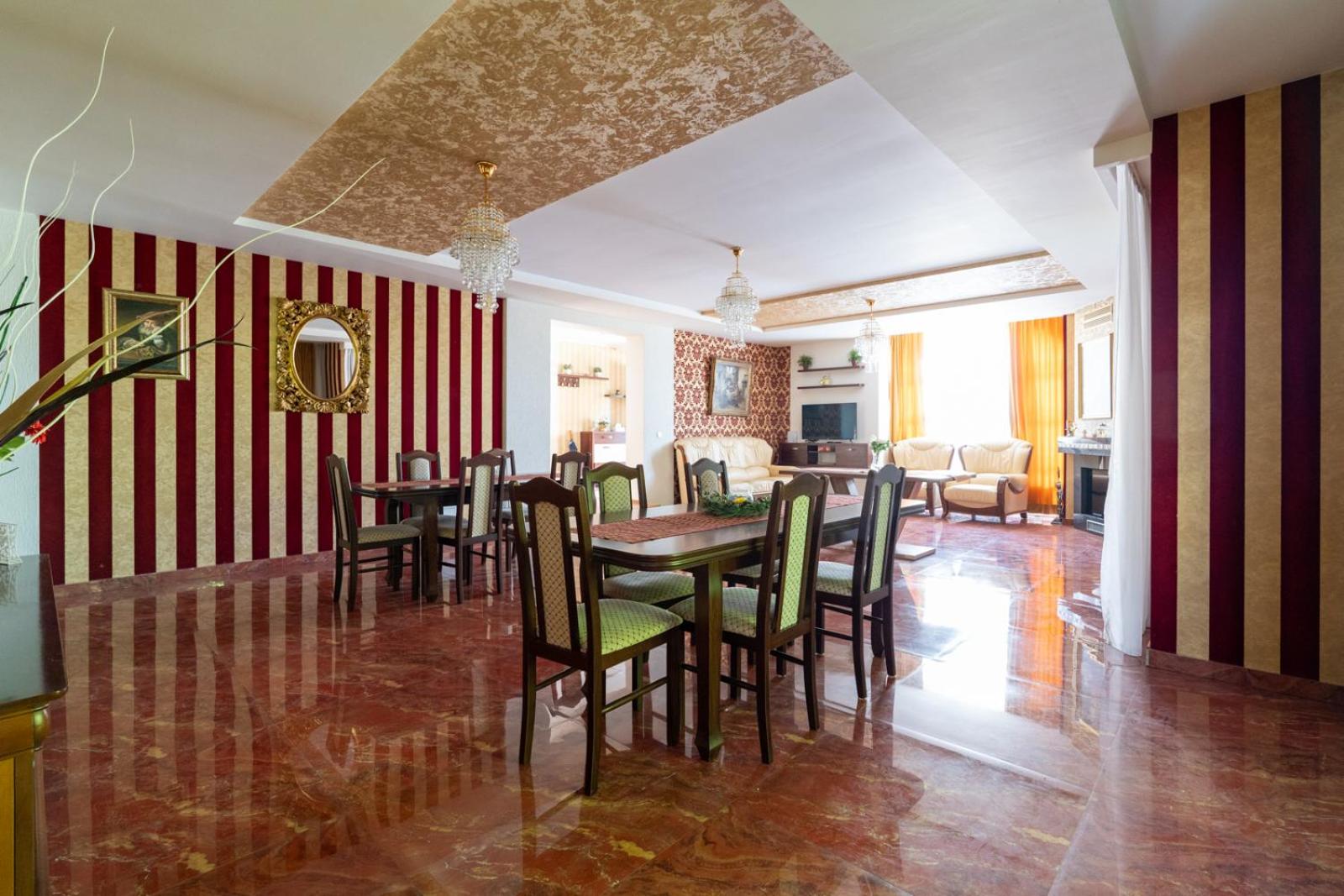 FarawayHomes Aparthotel Near Vienna Airport - Anytime Self Check-In