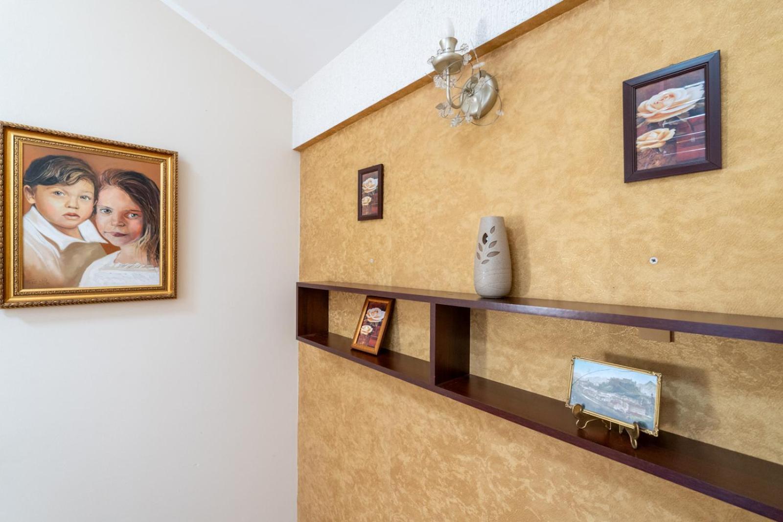 FarawayHomes Aparthotel Near Vienna Airport - Anytime Self Check-In