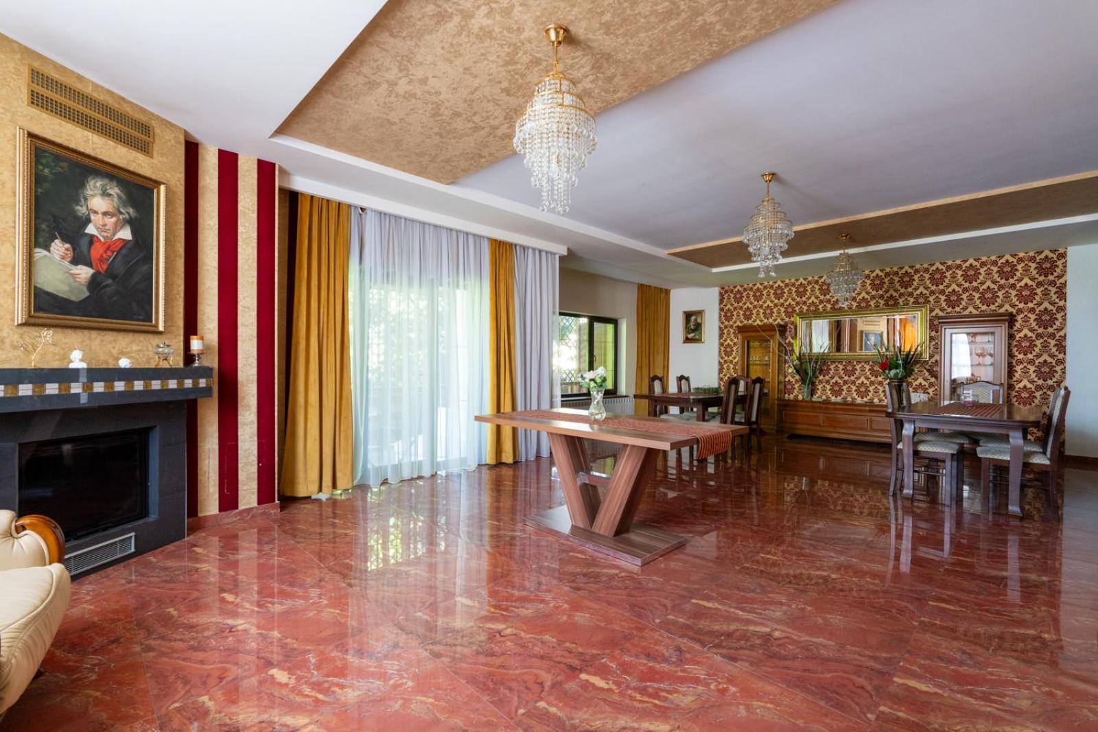 FarawayHomes Aparthotel Near Vienna Airport - Anytime Self Check-In