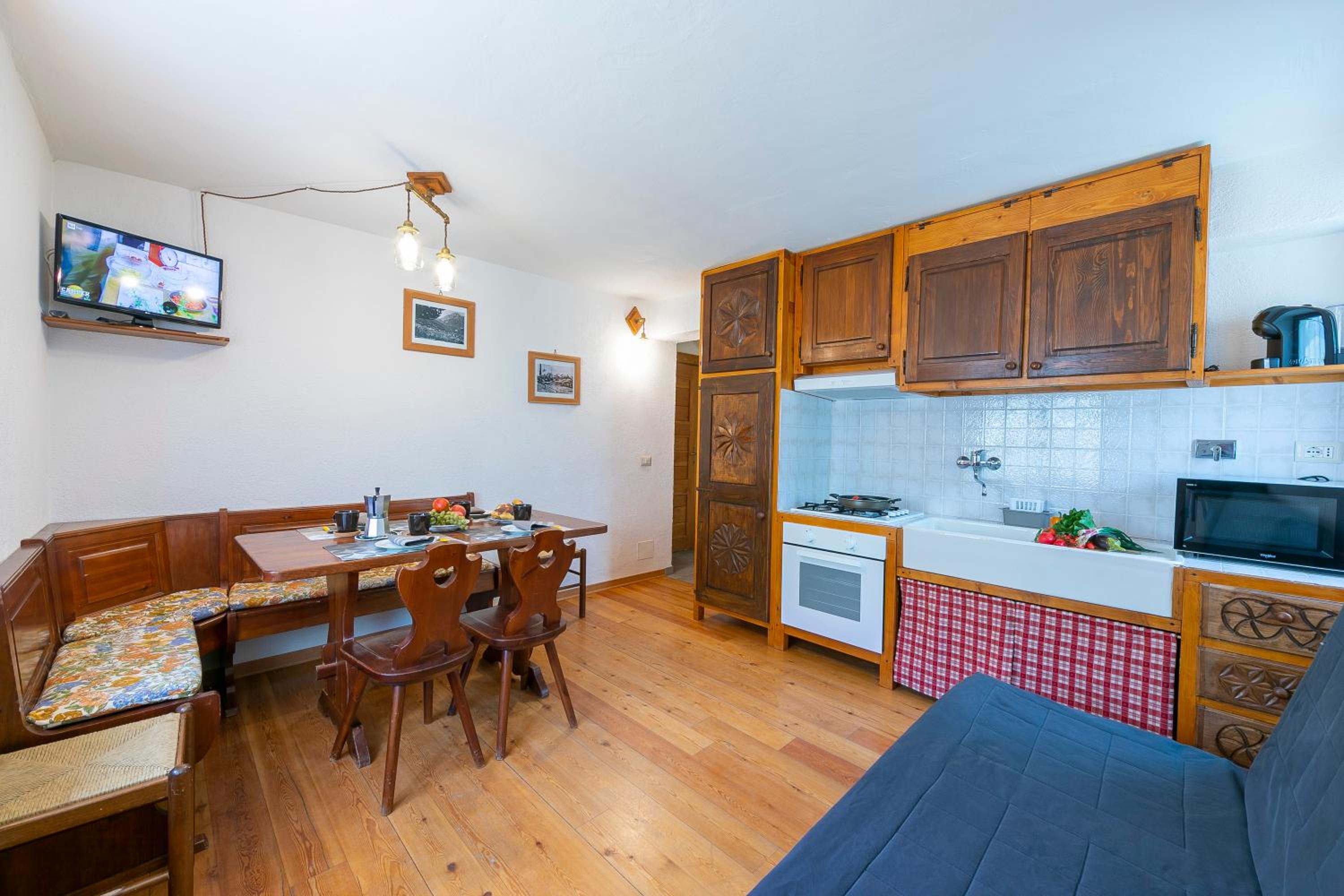 Miramonti 21 Ski In - Ski Out - Happy Rentals view 2