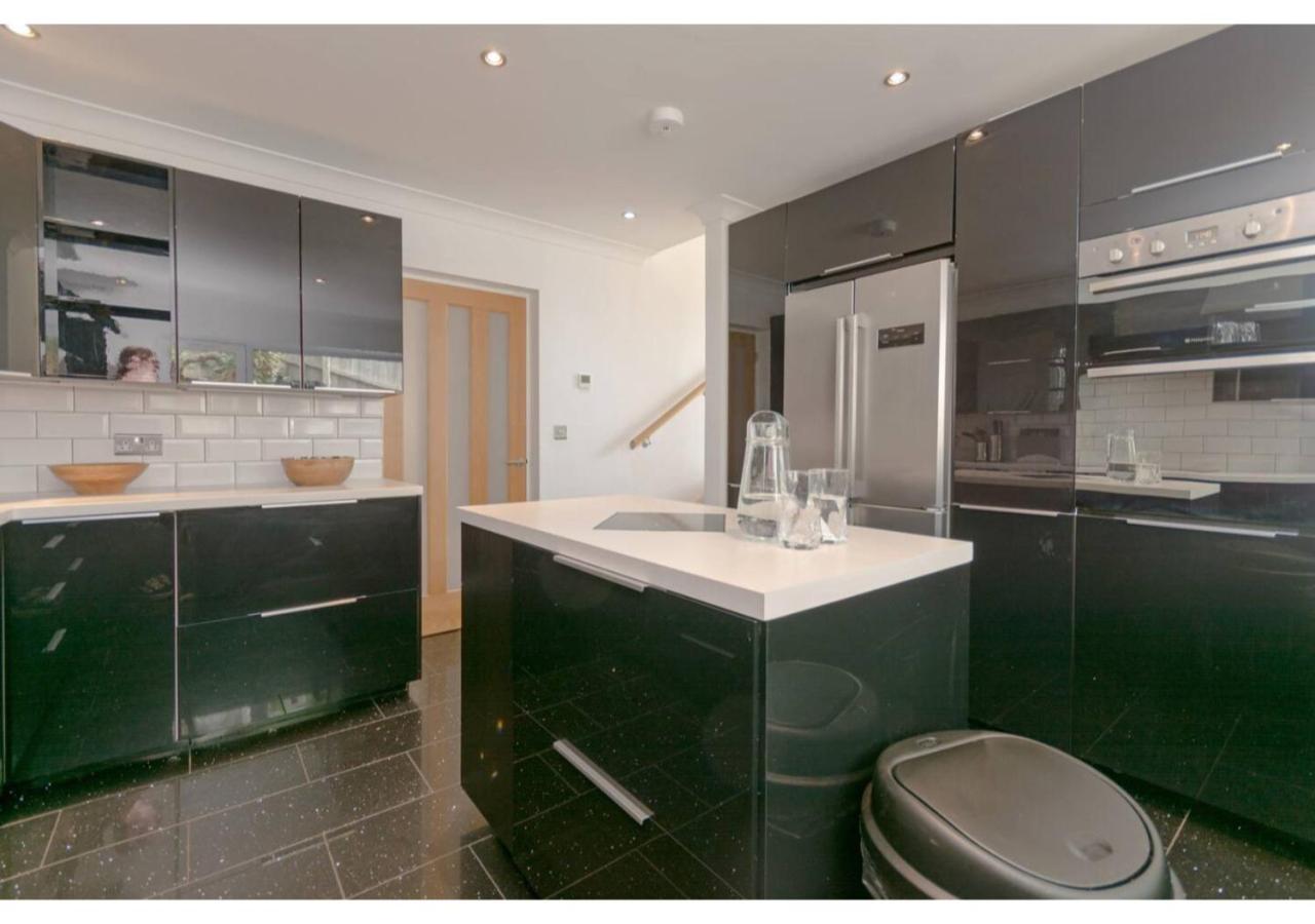 Warwick Views - Family Hot Tub Home Lovely Views with Ample Parking view 5