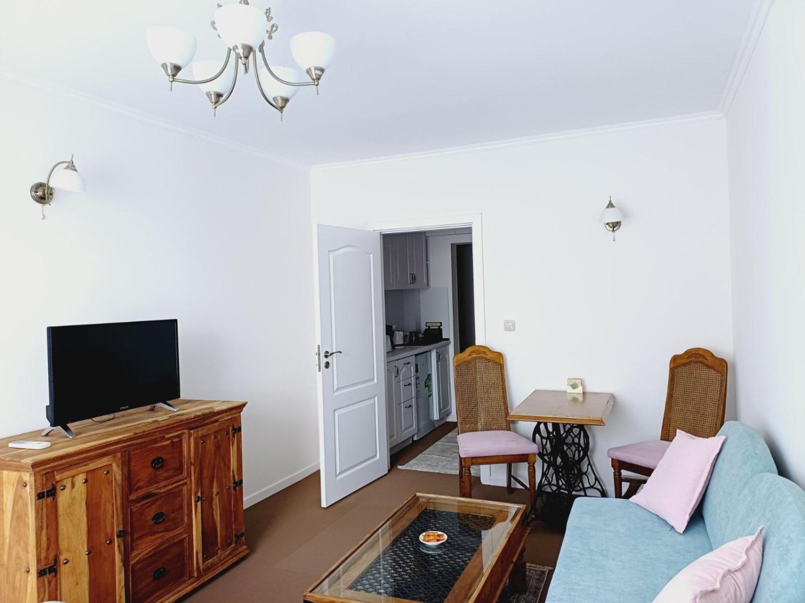 Wild Cherry 2 bedroom Apartament Economy-3